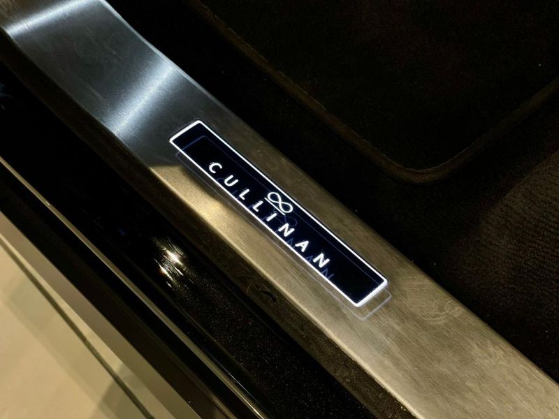 Rolls-Royce Cullinan • 2021 • 48,600 km 18