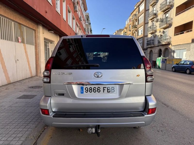 Toyota Land Cruiser • 2006 • 174,000 km 7