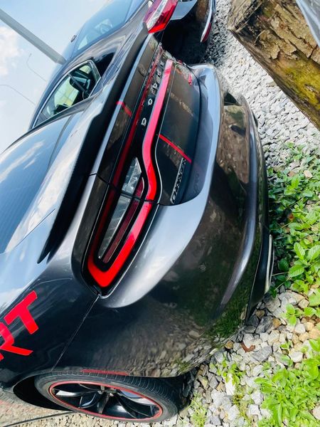 Dodge Charger • 2017 • 90,000 km 4