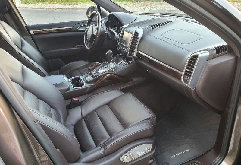 Porsche Cayenne • 2012 • 101,000 km 5