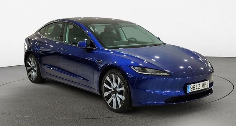 Tesla Model 3 • 2024 • 10,490 km 1