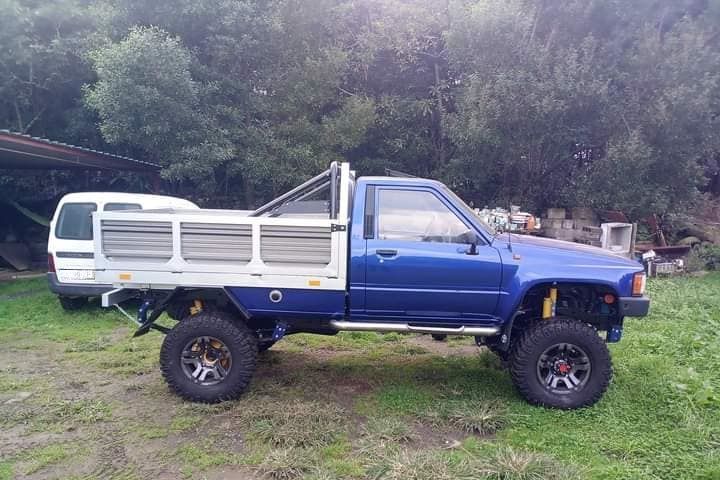 Toyota 4Runner • 1994 • 233,000 km 1