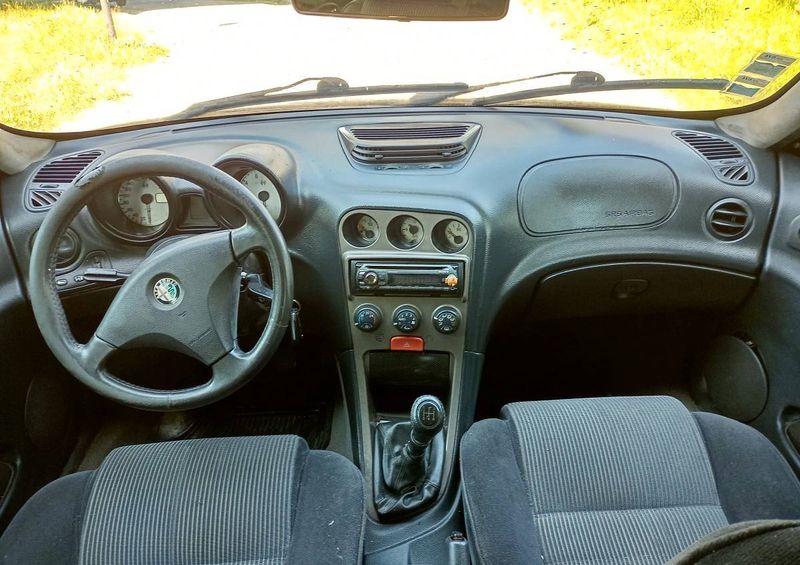 Alfa Romeo 145 • 2000 • 380,000 km 5