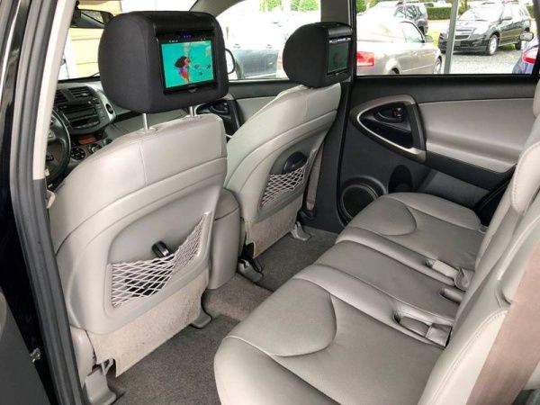 Toyota RAV4 • 2008 • 60,120 km 4