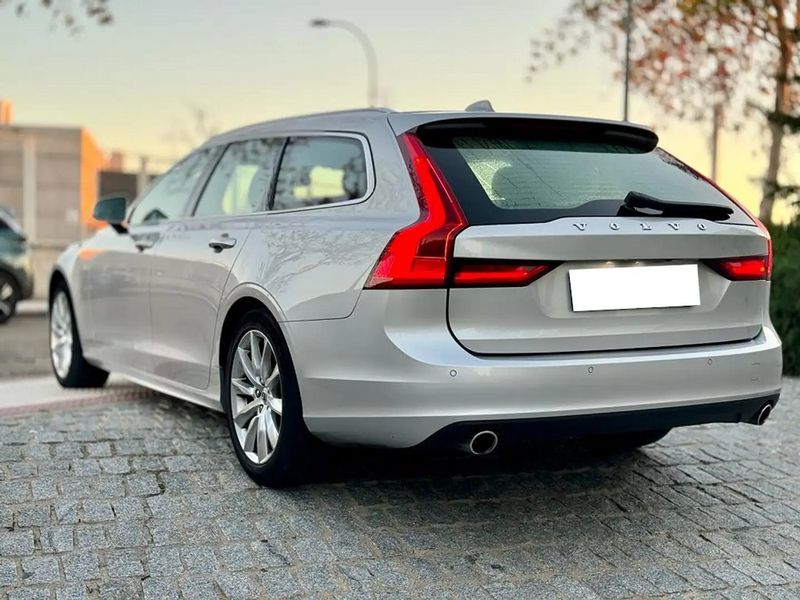 Volvo V90 • 2019 • 79,000 km 4