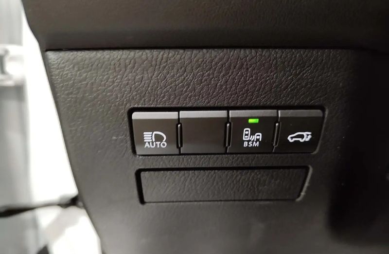 Lexus NX • 2021 • 38,195 km 11