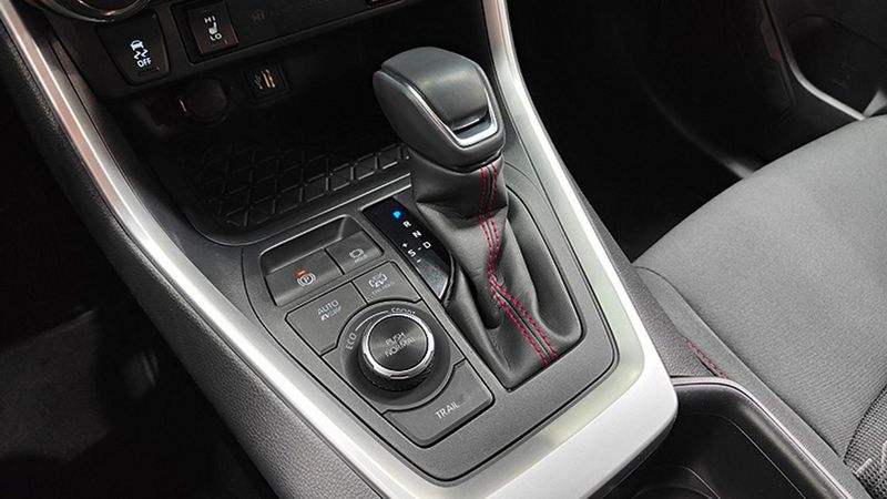 Toyota RAV4 • 2023 • 42,000 km 2