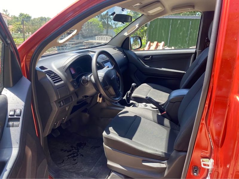 Isuzu D-MAX • 2017 • 189,000 km 4