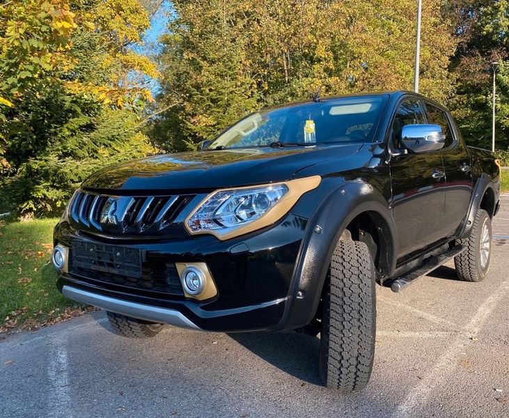 Mitsubishi L200 • 2017 • 103,600 km 1