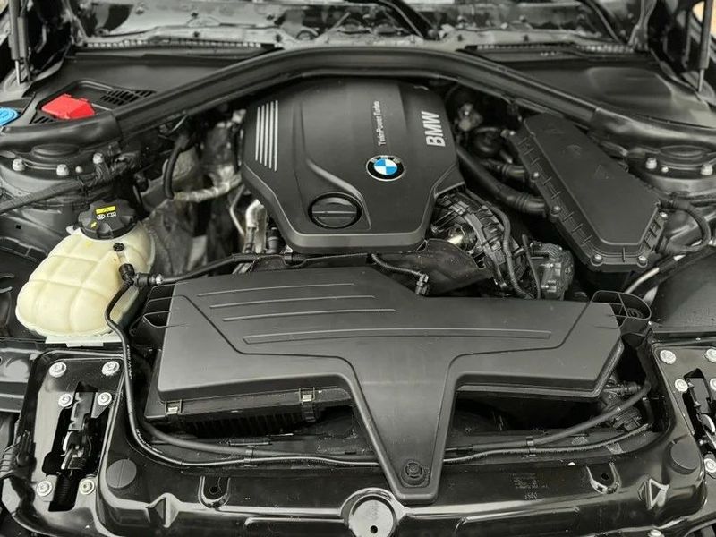 BMW 3 Series • 2017 • 174,000 km 5