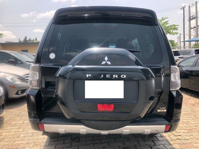 Mitsubishi Pajero Sport • 2017 • 50,000 km 3
