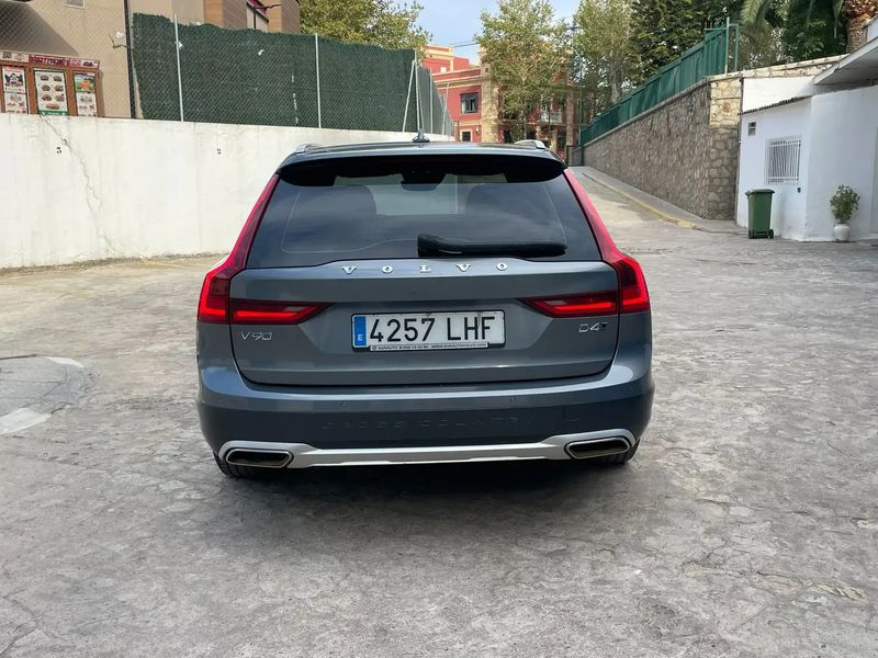 Volvo V90 Cross Country • 2020 • 71,000 km 2