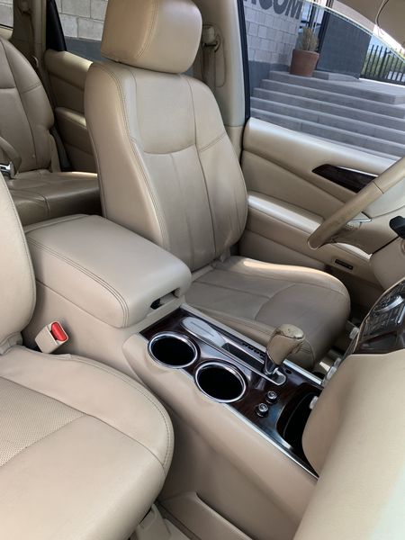 Nissan Pathfinder • 2013 • 93,800 km 7