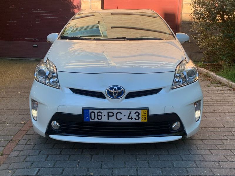 Toyota Prius • 2014 • 186,000 km 3