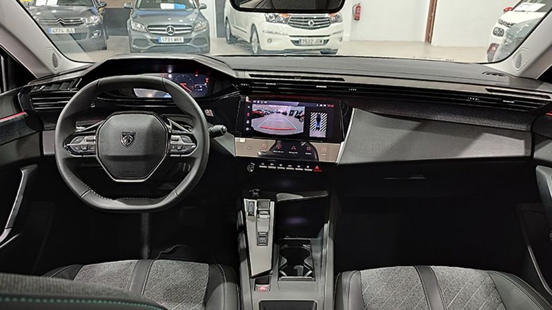 Peugeot 408 • 2023 • 8,800 km 8