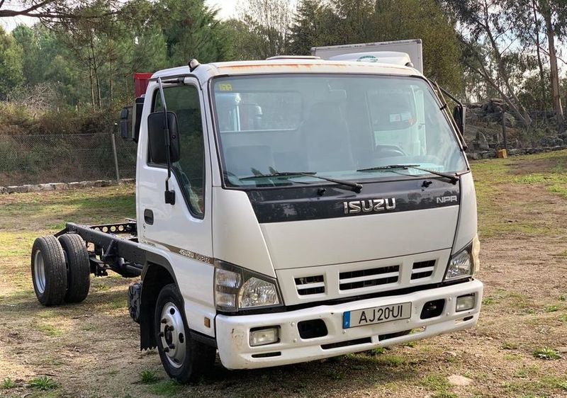 Isuzu Pickup • 2010 • 90,000 km 1