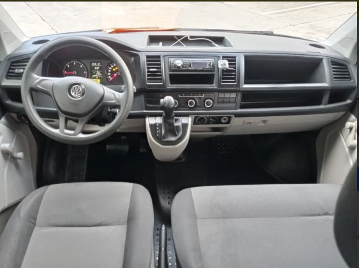Volkswagen T5 Transporter Shuttle • 2016 • 90,903 km 6