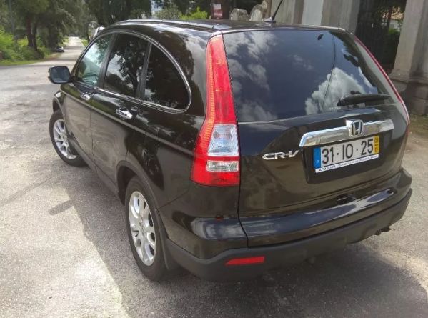 Honda CR-V • 2009 • 131,500 km 3