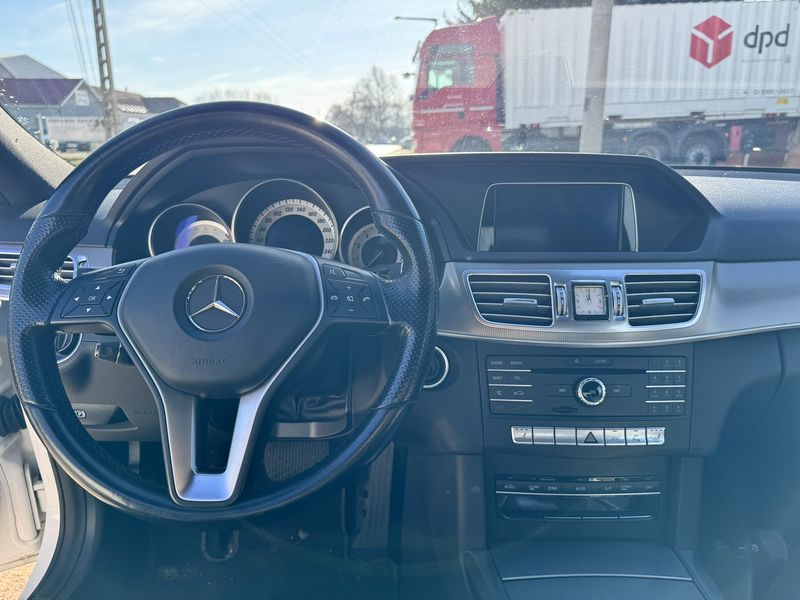 Mercedes-Benz E • 2015 • 262,000 km 6