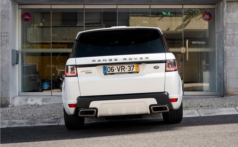 Land Rover Range Rover • 2018 • 50,000 km 2
