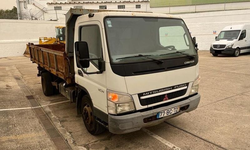Mitsubishi Fuso canter • 2006 • 120,000 km 1