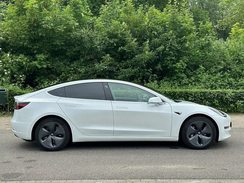 Tesla Model 3 • 2019 • 77,600 km 2