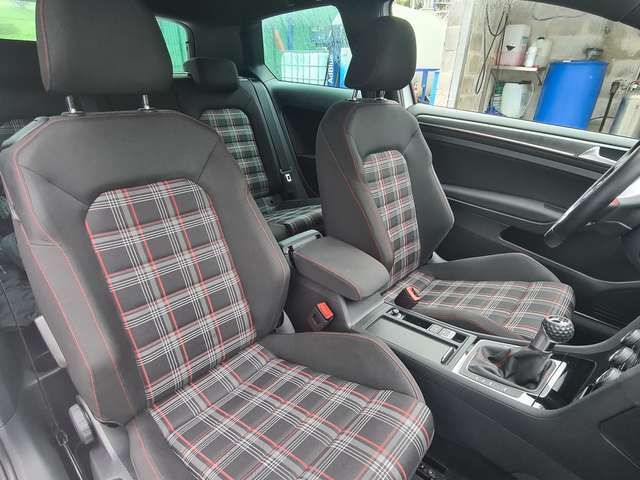 Volkswagen Golf • 2018 • 78,000 km 2