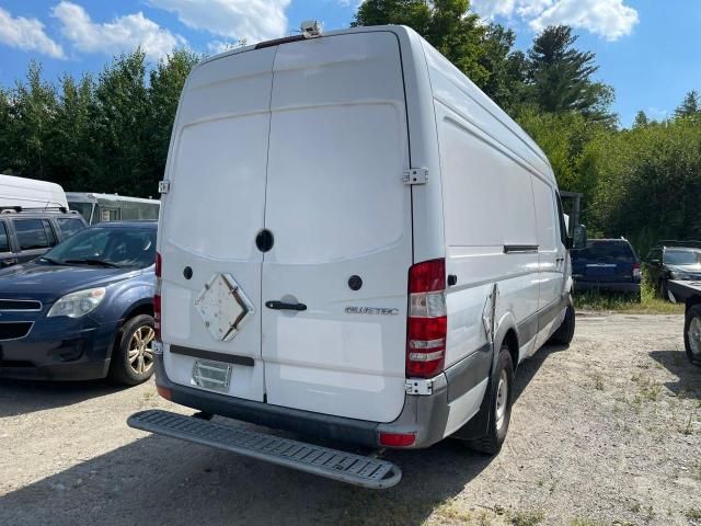 Mercedes-Benz Sprinter • 2012 • 12 km 2