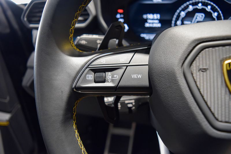 Lamborghini Urus • 2022 • 25,000 km 21