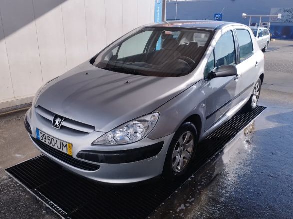 Peugeot 307 • 2002 • 200,000 km 1