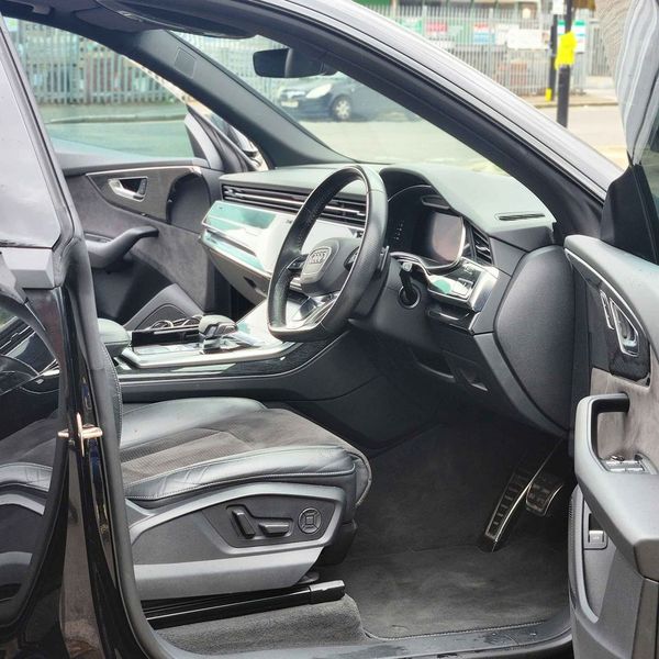 Audi Q8 • 2019 • 49,000 km 8