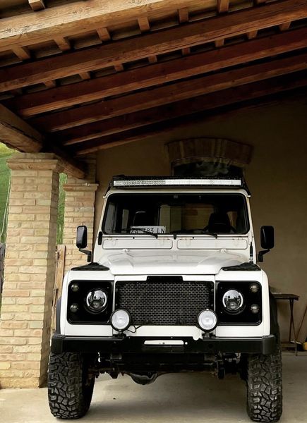 Land Rover Defender • 1998 • 145,000 km 1