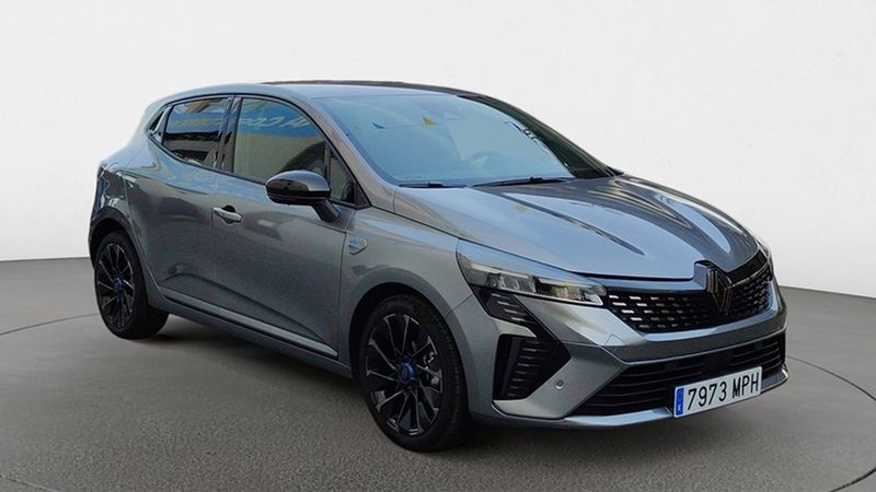 Renault Clio • 2024 • 1,020 km 2