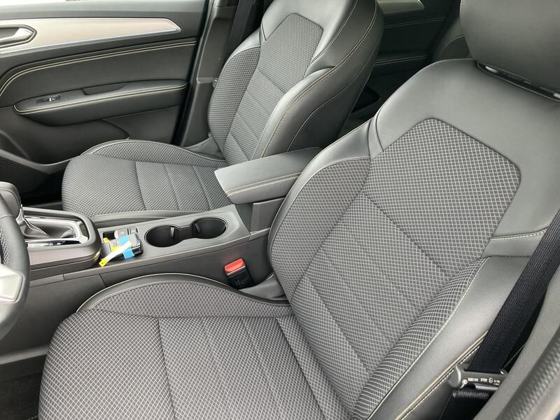 Renault Clio • 2024 • 3,800 km 16