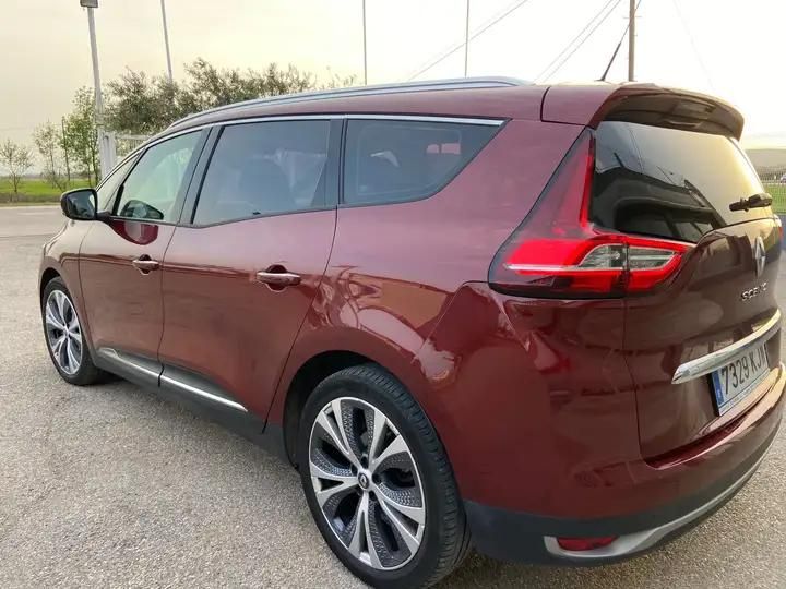 Renault Grand Scenic • 2018 • 136,000 km 4