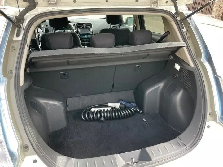 Nissan Leaf • 2014 • 144,200 km 8