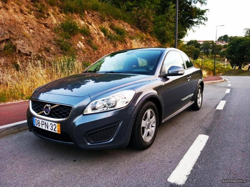 Volvo C30 • 2011 • 190,000 km 1