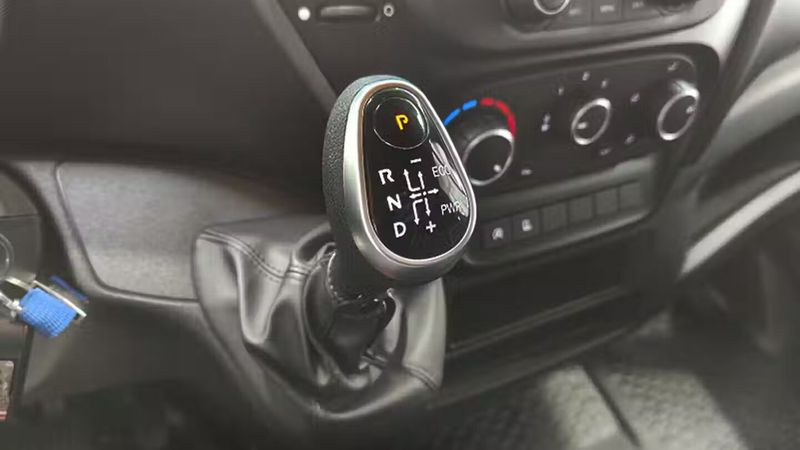 Mercedes-Benz Sprinter • 2024 • 42,261 km 8