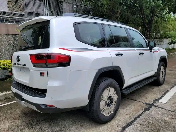 Toyota Land Cruiser • 2022 • 0 km 4