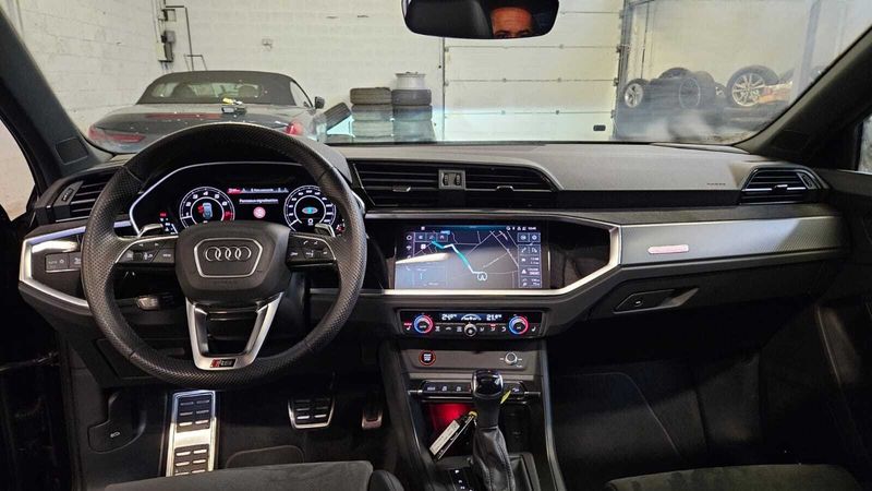 Audi Q3 • 2021 • 38,777 km 12