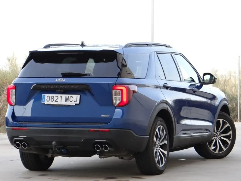 Ford Explorer • 2023 • 38,000 km 3