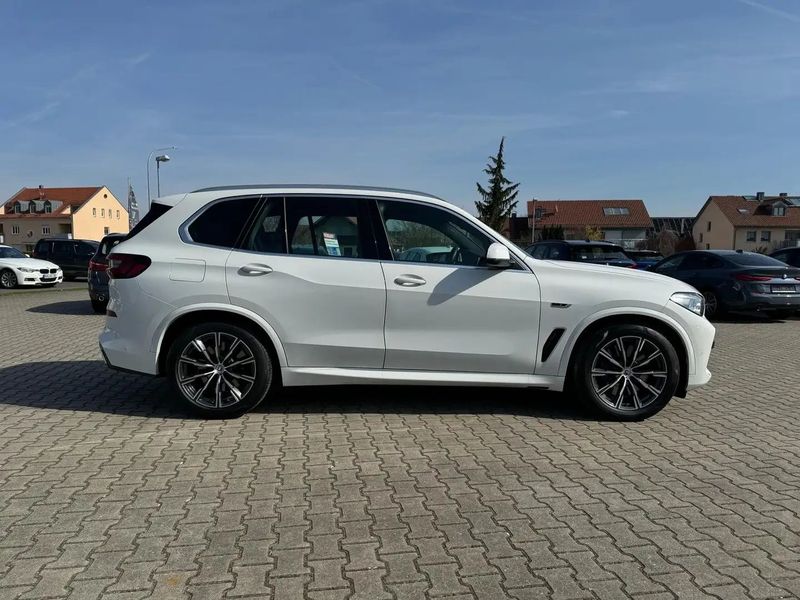 BMW X5 • 2022 • 29,990 km 1