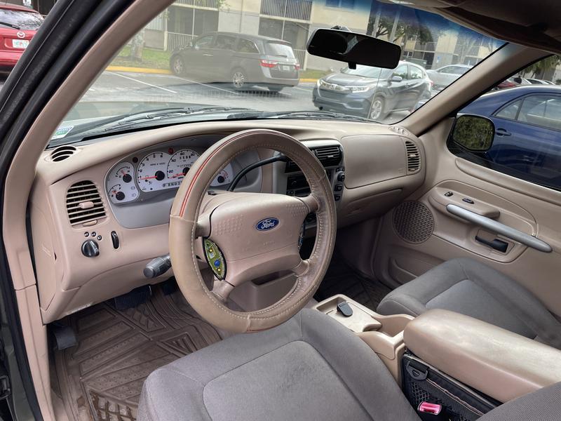 Ford Explorer • 2002 • 76,000 km 1
