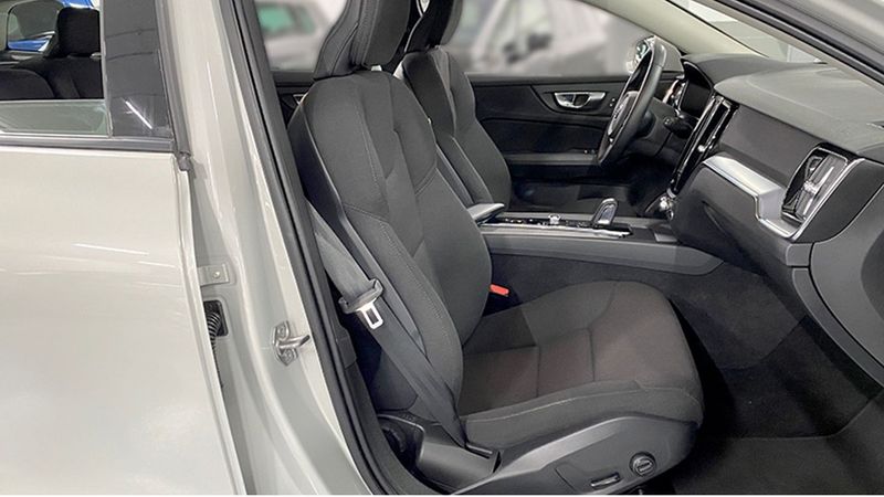 Volvo V60 • 2021 • 40,725 km 8