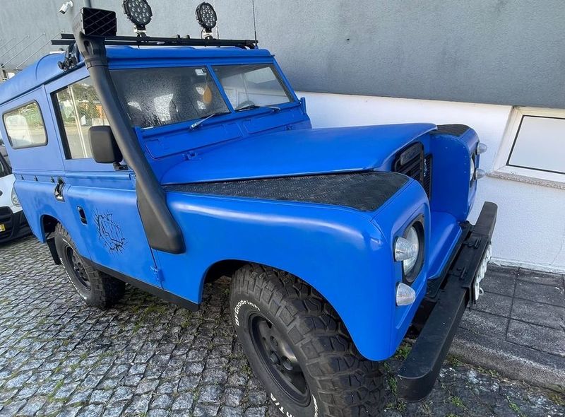 Land Rover Defender • 1998 • 5,900 km 2