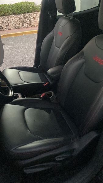 Jeep Renegade • 2016 • 124,000 mi 4