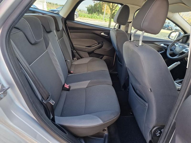 Ford Focus • 2011 • 156,000 km 7