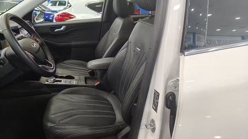 Ford Kuga • 2023 • 39,065 km 10