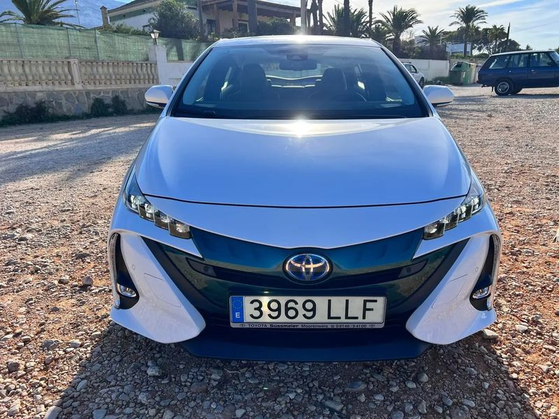 Toyota Prius • 2017 • 81,000 km 4