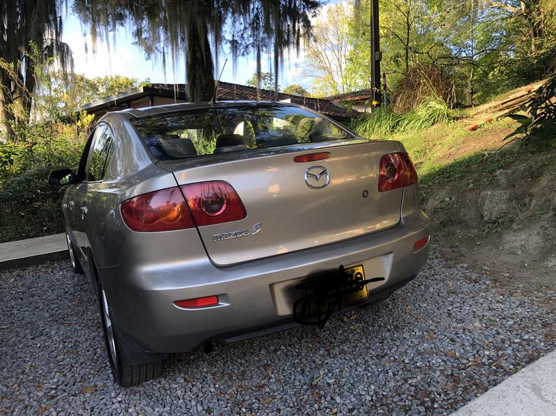 Mazda 3 • 2005 • 202,400 km 3
